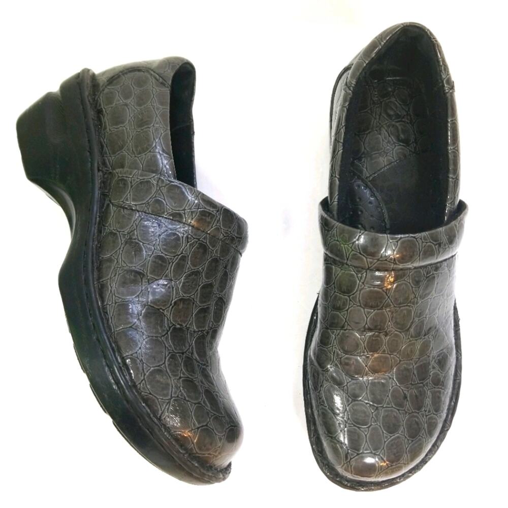 B.O.C. patent charcoal alligator comfort clogs 9